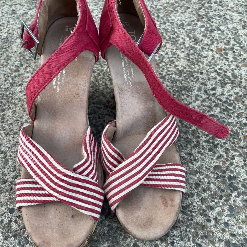 Tom’s sandals. Red&White. Size 6